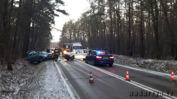 Uwaga kierowcy! Ślisko! Na Błońskiej wypadek!