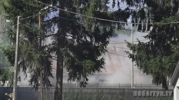 19 zastępów gasi pożar w Wólce Kosowskiej
