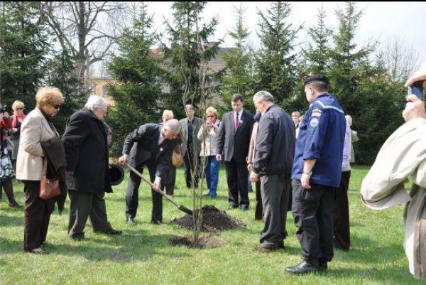 Katyń - ocalić od zapomnienia