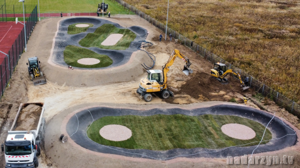 W Ruścu powstaje pumtrack. Buduje go firma, która w pierwszym przetargu odstąpiła od jego realizacji