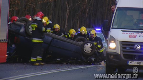 Przysnął za kierownicą