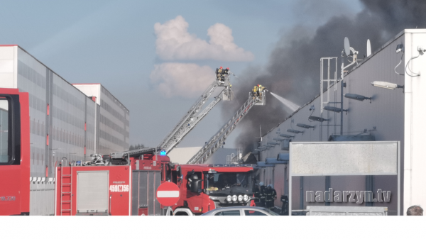 Pożar w hali magazynowej w Wólce Kosowskiej