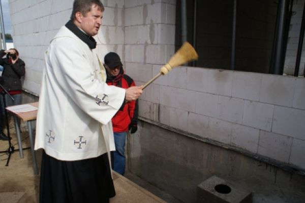 Budowa szkoły w Książenicach coraz bardziej zaawansowana