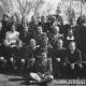 Zdjęcie szkolne z 1954r., w tle ul.Turystyczna